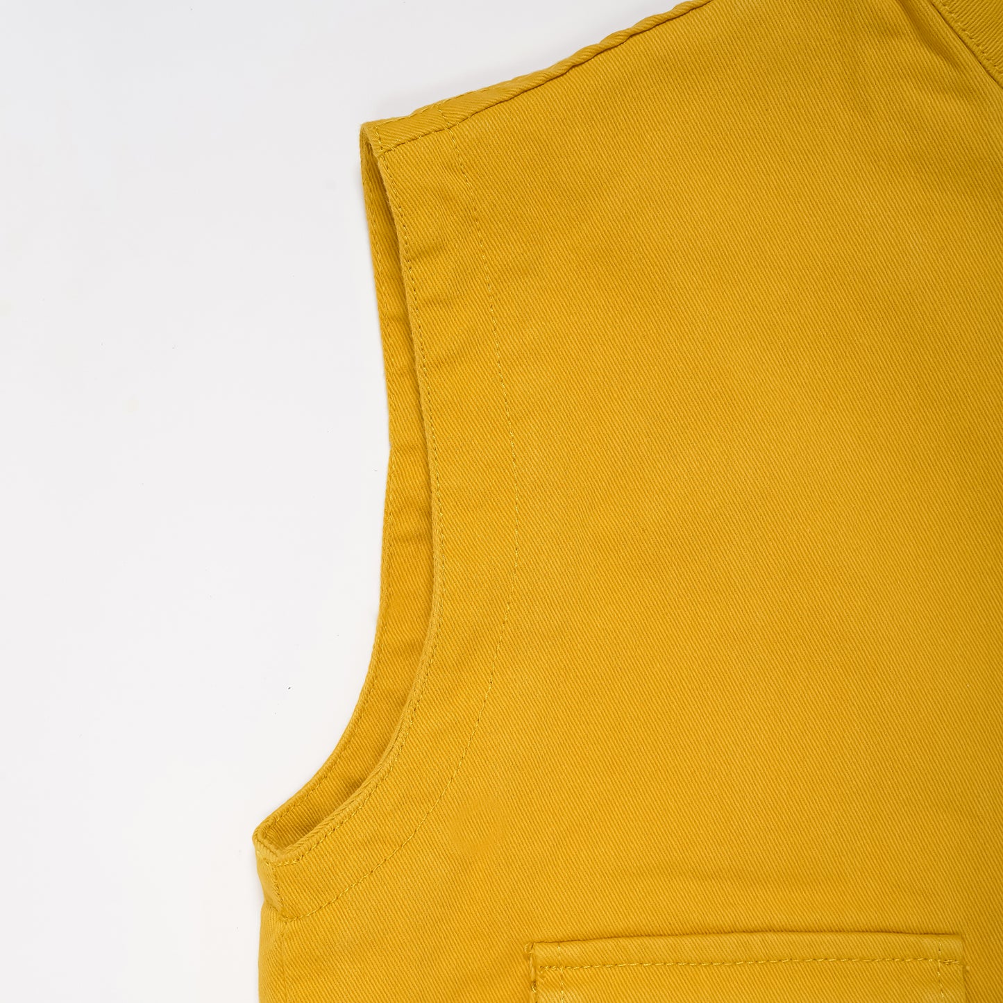 SLEEVELESS JACKET