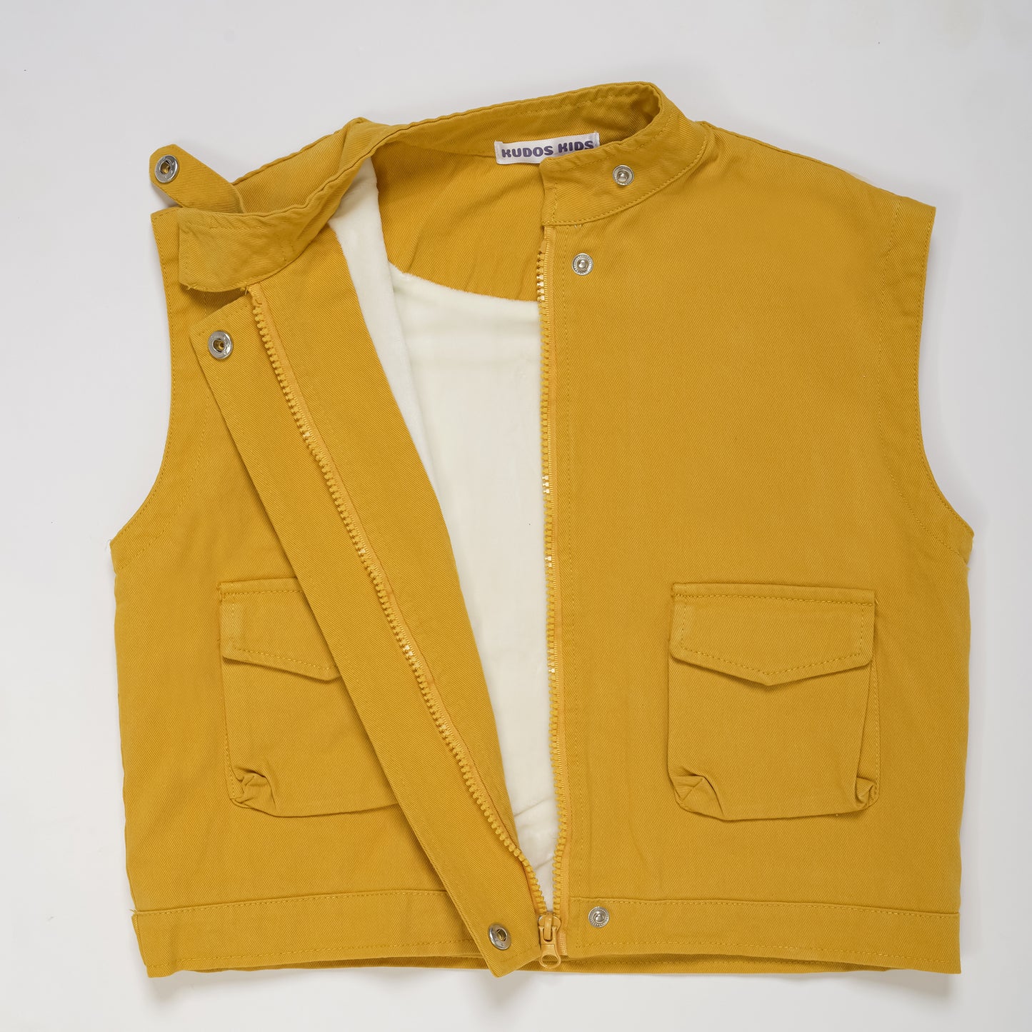 SLEEVELESS JACKET