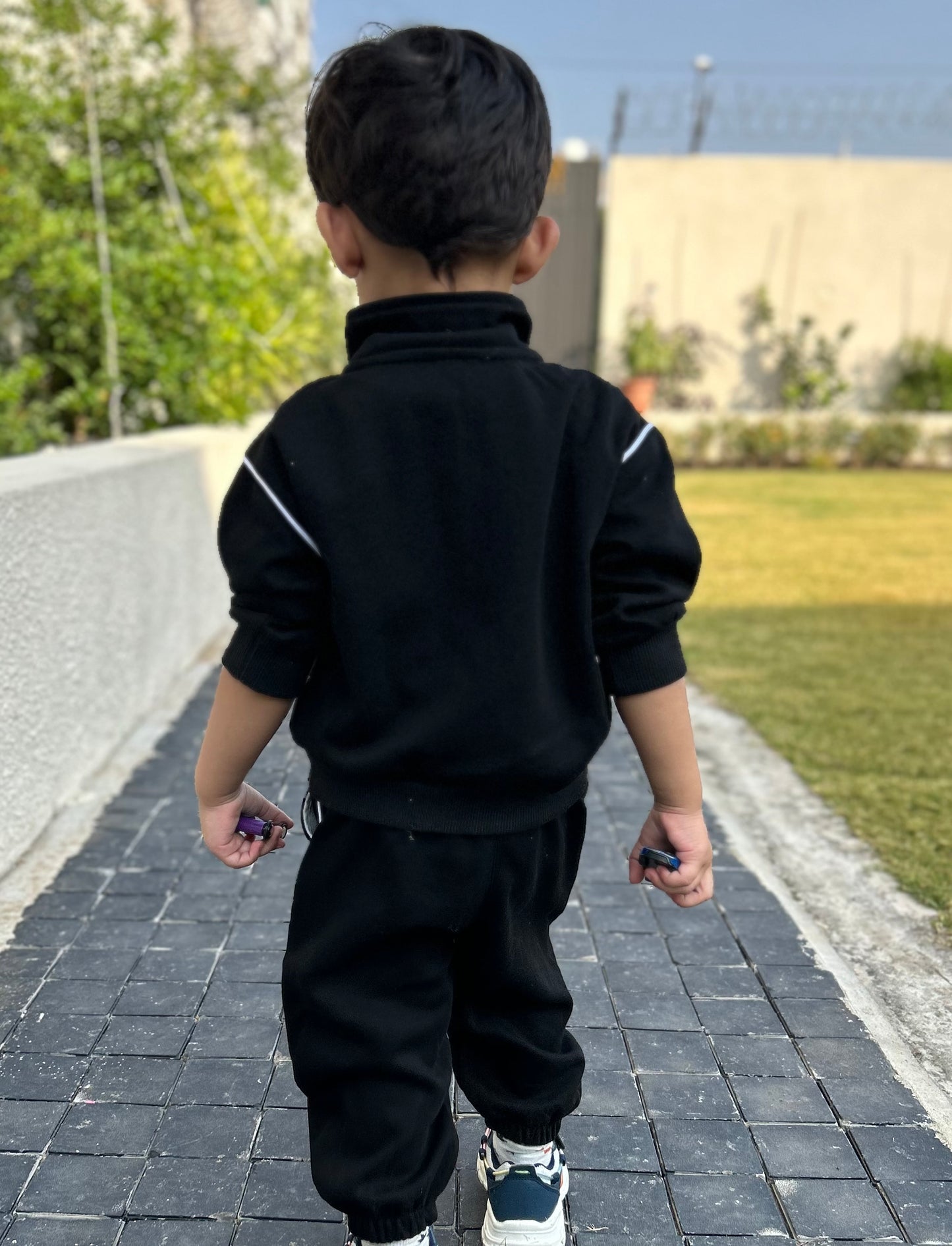 BLACK JACKET AND JOGGER ZIPPER SET