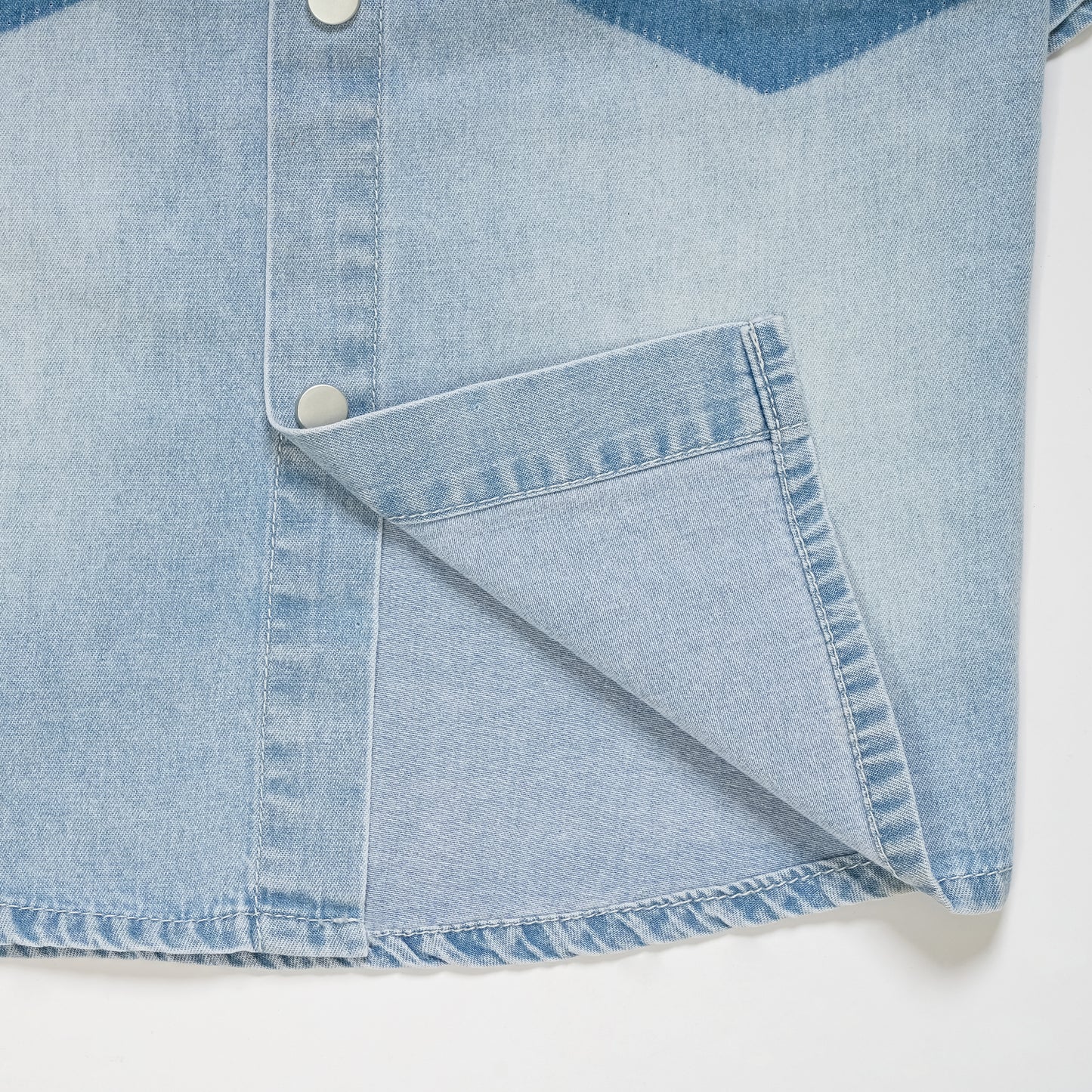 COMFORTABLE FIT DENIM SHIRT