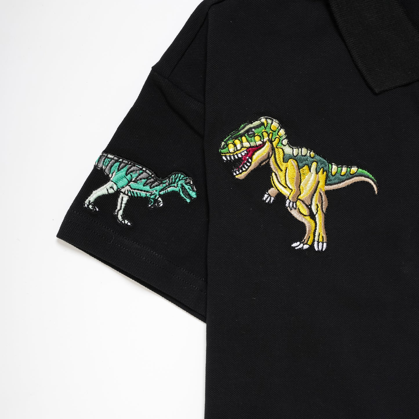 EMBROIDERY BLACK TSHIRT